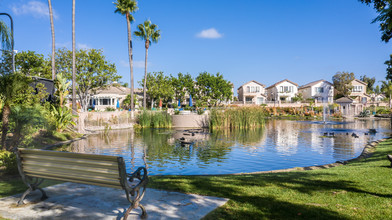 Ventana Apartments in San Diego, CA - Foto de edificio - Building Photo