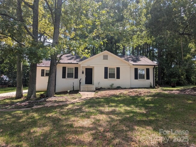 6542 Rosecran Dr