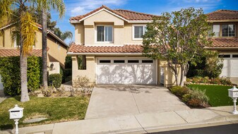 4016 Cam Plano in Calabasas, CA - Building Photo