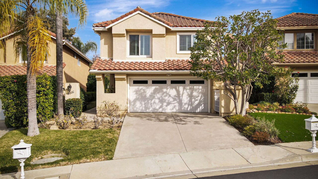 4016 Cam Plano in Calabasas, CA - Building Photo