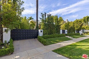 605 N Hillcrest Rd in Beverly Hills, CA - Building Photo