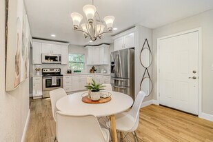 516 Mabel Ave in Lakeland, FL - Building Photo