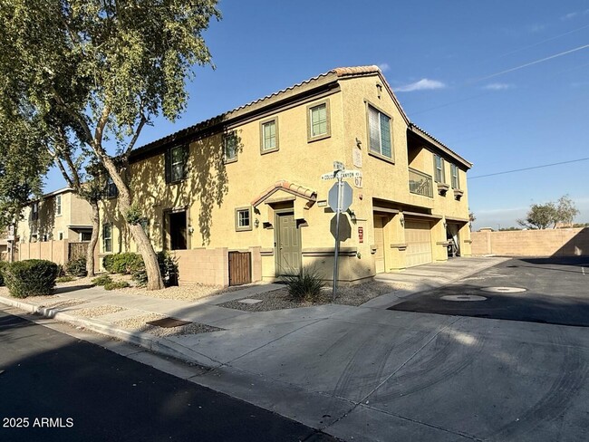 1520 N 80th Dr in Phoenix, AZ - Building Photo - Building Photo