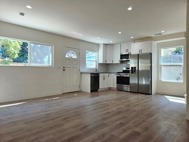 property at 2315 S Spaulding Ave