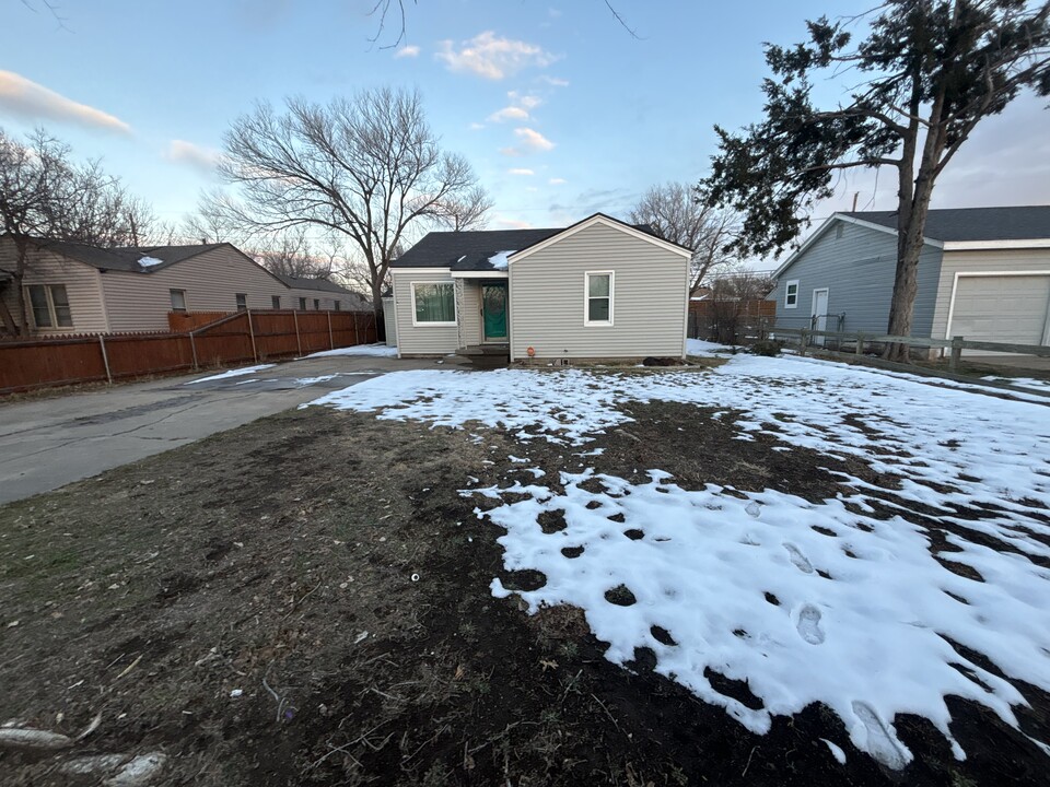 1913 S Fannin St in Amarillo, TX - Foto de edificio