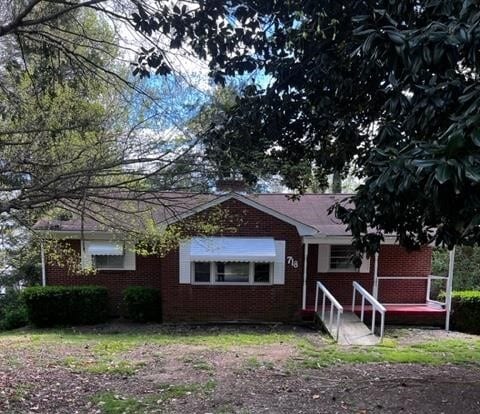 property at 718 Locust Pl