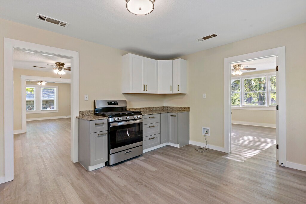 2185 W Cherry St Rentals in Paris, TX