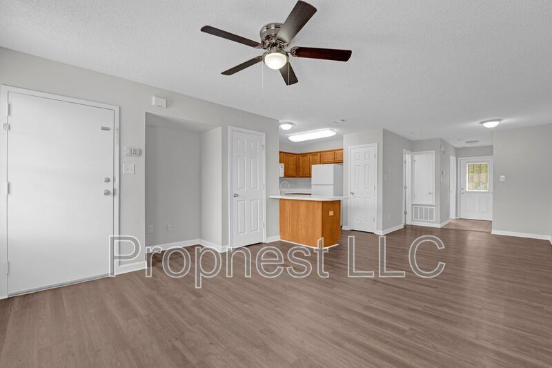 802 Barrington Woods Cove in Southaven, MS - Foto de edificio