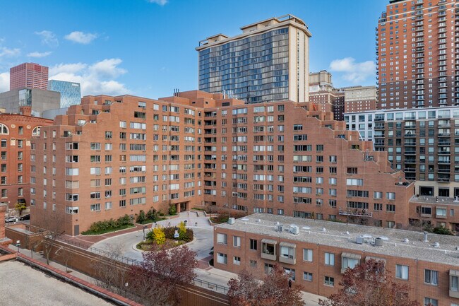 The Terraces at Dearborn Park in Chicago, IL - Foto de edificio - Building Photo