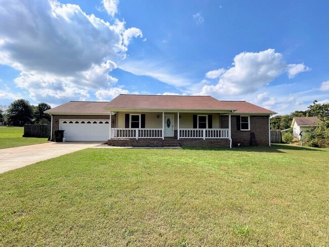 112 Hazelwood Dr in Hazel Green, AL - Building Photo - Building Photo