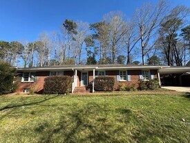 6681 Castleton Dr NW in Atlanta, GA - Building Photo