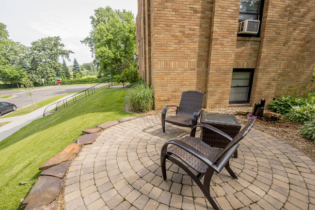 River Terrace in St. Paul, MN - Foto de edificio - Building Photo