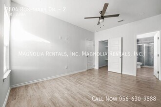 2804 Rosemary Dr, Unit 2 in Weslaco, TX - Building Photo - Building Photo