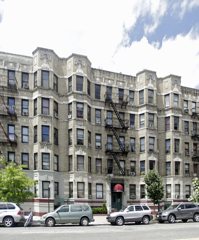 156 Sherman Ave in New York, NY - Building Photo - Building Photo