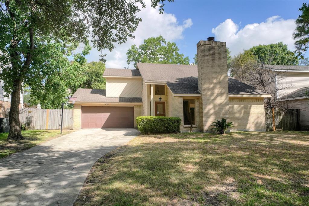 10318 Crescent Moon Dr in Houston, TX - Building Photo