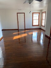 1004 Main St in Sulphur Springs, TX - Foto de edificio - Building Photo