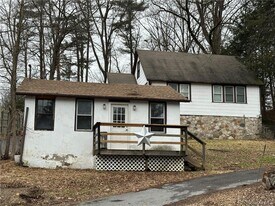 55 Burlingham Rd in Bloomingburg, NY - Building Photo
