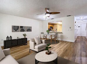11237 Cedar Hollow Ln in Tampa, FL - Building Photo - Building Photo