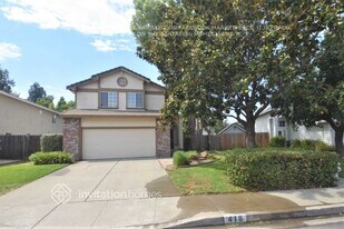 418 Stoneybrook Ln in Vacaville, CA - Building Photo