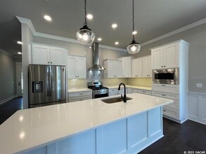 2520 NW 48th Ter in Gainesville, FL - Building Photo - Building Photo
