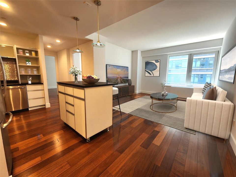 44-27 Purves St in Queens, NY - Building Photo
