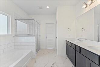 11824 Whirlaway Dr in Willis, TX - Building Photo - Building Photo