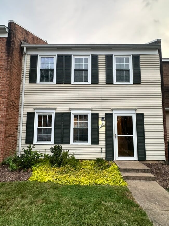 property at 1512 Skirmish Run Dr