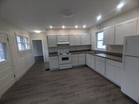 201 Division St, Unit 201 in Bennington, VT - Building Photo