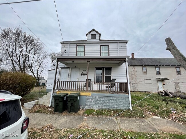 property at 919 Spring Ave NE