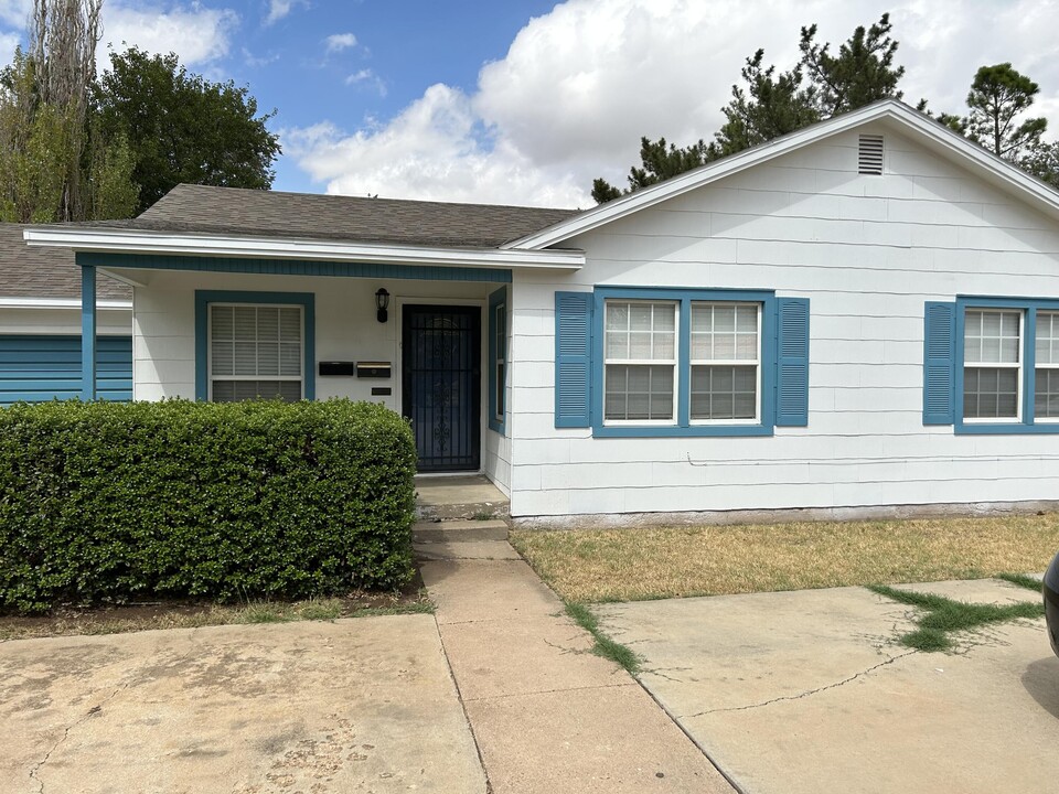 2208 32nd St in Lubbock, TX - Foto de edificio