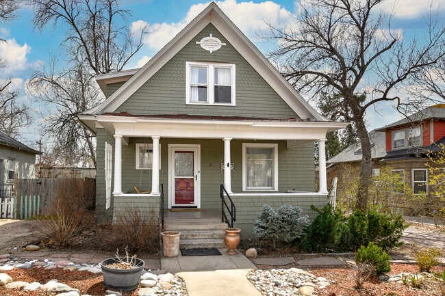 property at 835 E Boulder St