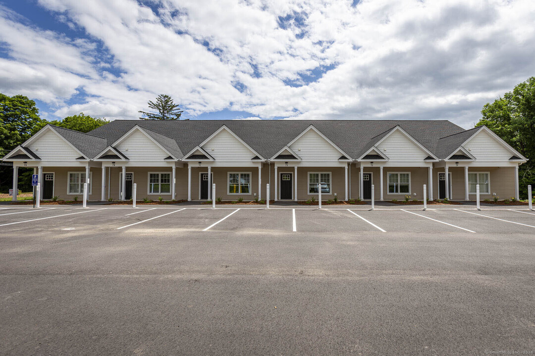 7 Loomis Rd in bolton, CT - Building Photo