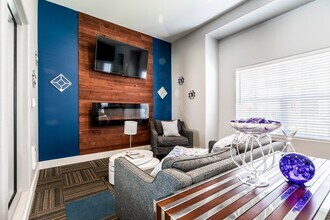 The Stinson Apartment Homes in Everett, WA - Building Photo - Building Photo