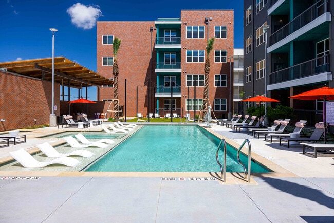 The Janis in Austin, TX - Foto de edificio - Building Photo