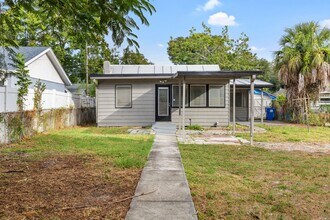 2435 13th Ave N in St. Petersburg, FL - Building Photo - Building Photo