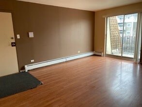 238 Shorewood Dr in Glendale Heights, IL - Building Photo - Building Photo
