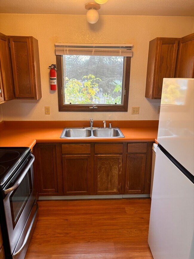 7340 Bearfoot Cir-Unit -Unit A in Anchorage, AK - Building Photo - Building Photo