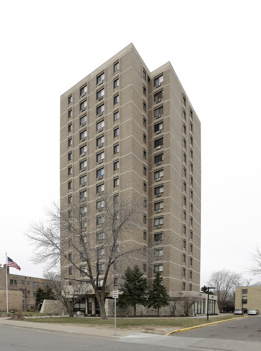 Franklin Towers in Minneapolis, MN - Building Photo