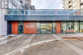 3071 Trafalgar Rd in Oakville, ON - Building Photo - Building Photo