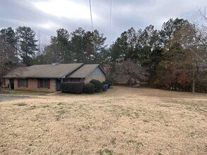 330 Chase Dr in Fayetteville, GA - Building Photo - Building Photo
