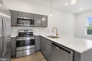 2046 E Lehigh Ave in Philadelphia, PA - Building Photo