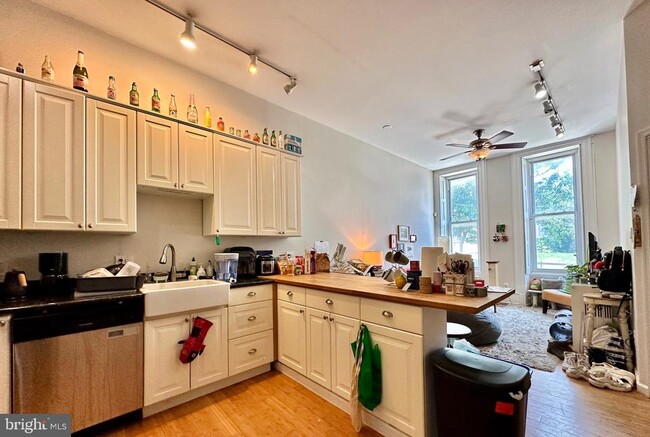 property at 1934 N 7th St