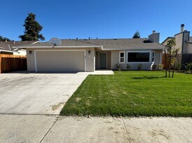 631 Clearview Dr in Hollister, CA - Building Photo