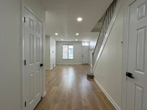 2054 Mercy St in Philadelphia, PA - Foto de edificio - Building Photo