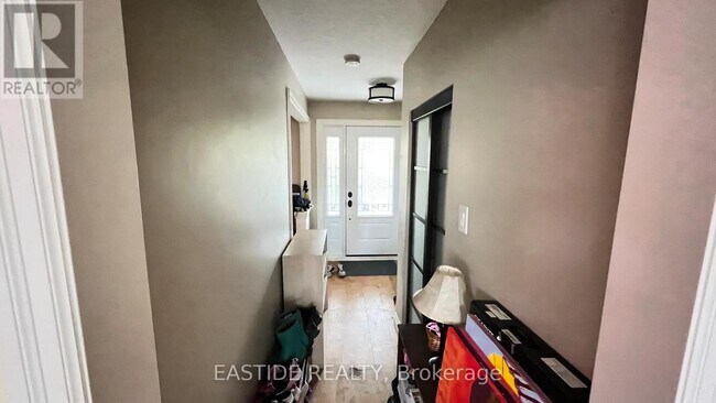 153 Simpson Rd in Ajax, ON - Building Photo - Building Photo