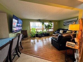 13918 Riverview Dr NW in Elk River, MN - Foto de edificio - Building Photo