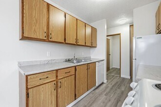 Evergreen Manor in Prince Albert, SK - Building Photo - Building Photo