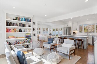 580 Gin Ln in Southold, NY - Building Photo - Building Photo