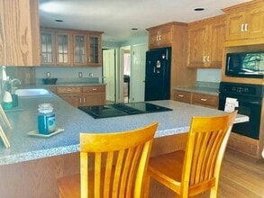 27 High St N in Pembroke, MA - Building Photo - Building Photo