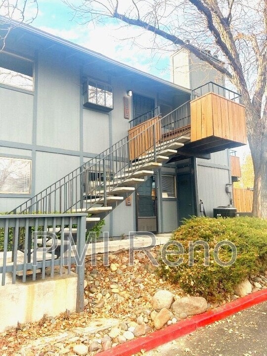 2201 Kietzke Ln in Reno, NV - Building Photo